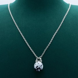 Collier en argent et cuivre émaillé à chaud fait à la main avec le motif dalmatien.